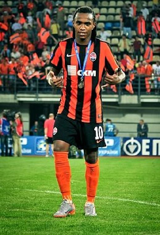 Willian close to Chelsea move